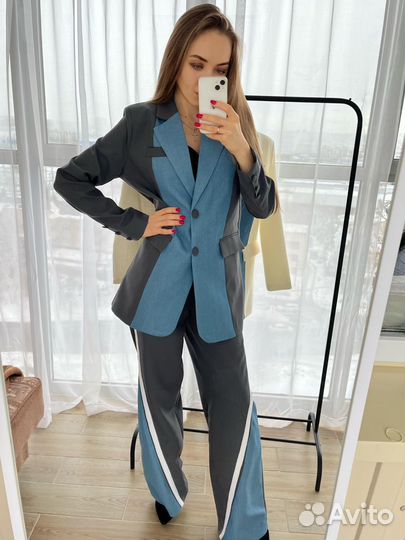 Брючный костюм женский