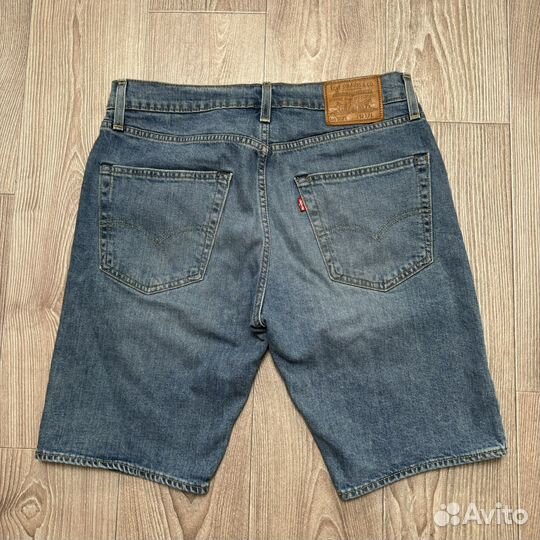 Джинсовые шорты levis 502 W32