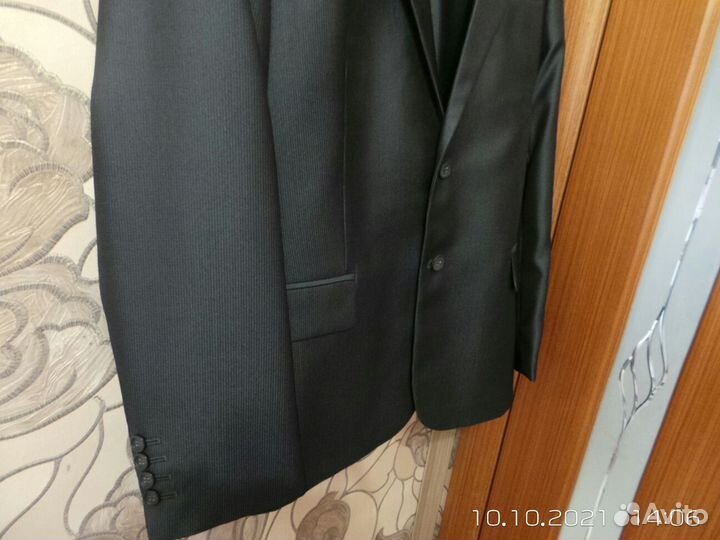Продам костюм