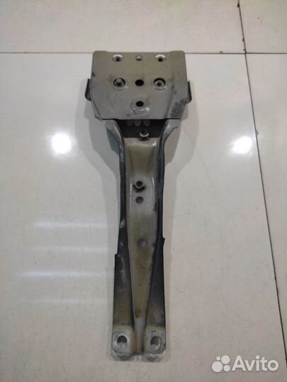 Кронштейн (Mitsubishi Pajero Sport III)