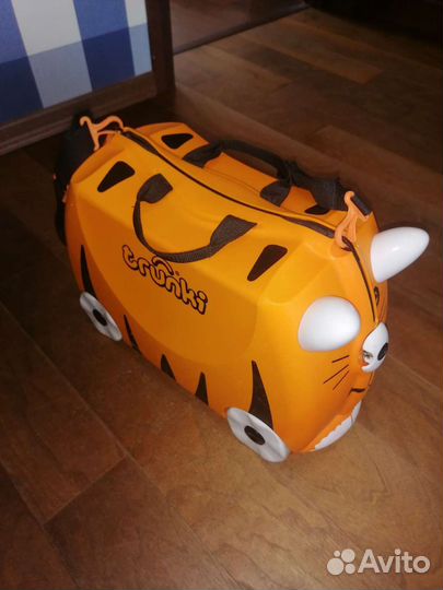 Детский чемодан на колесиках Trunki
