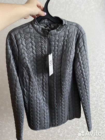 Ветровка новая