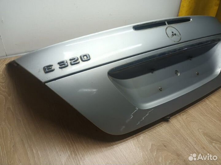 Дверь багажника Mercedes E W211