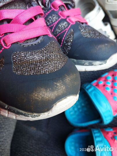 Сандали, кросовки для девочки 22 размер