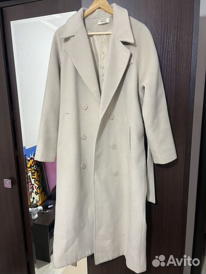 Пальто женское 42 44 бежевое