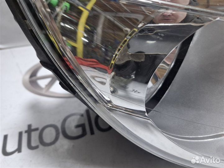 Фара правая Volkswagen Tiguan