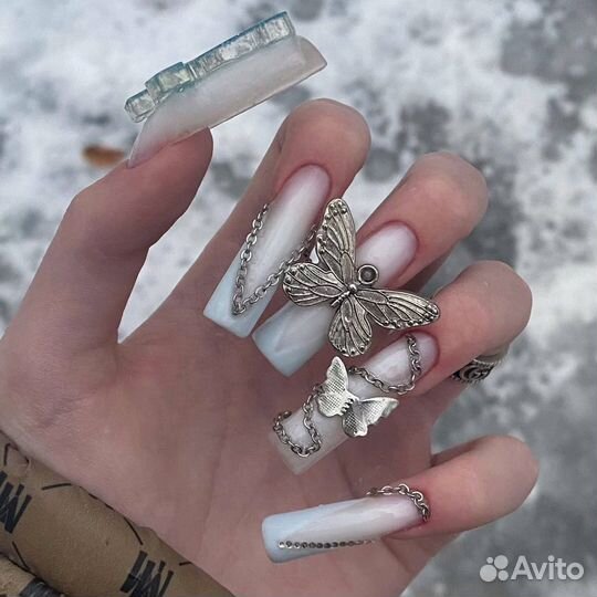 Модель на маникюр и наращивание