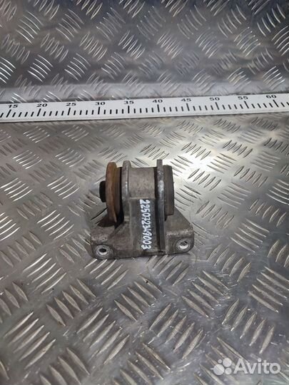 Кронштейн радиатора левый MAN 81062250005