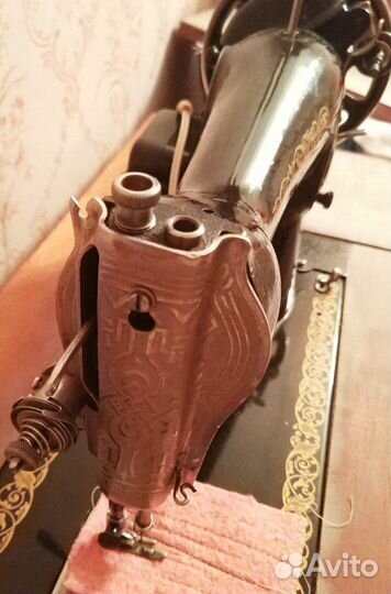 Швейная машинка антиквариат 60х с электроприводом
