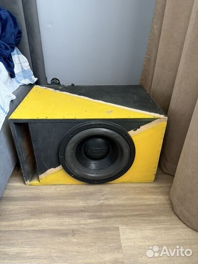 Сабвуфер с усилителем