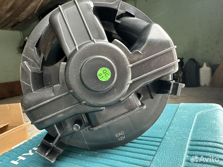 Моторчик печки на Nissan micra k12
