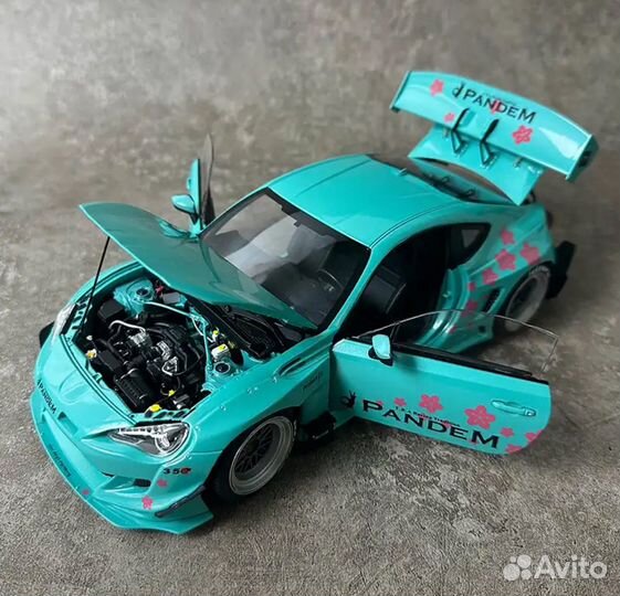 Toyota GT86 Pandem 1/18 DCN light blue