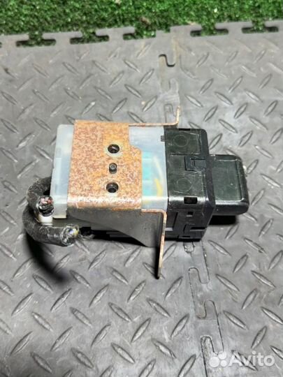 Замок зажигания Toyota Prius 1500 2006