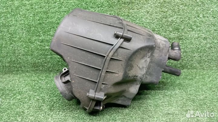 Корпус воздушного фильтра Audi A8 Правый