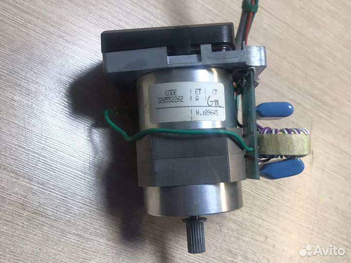 Сервомотор,шаговый двигатель