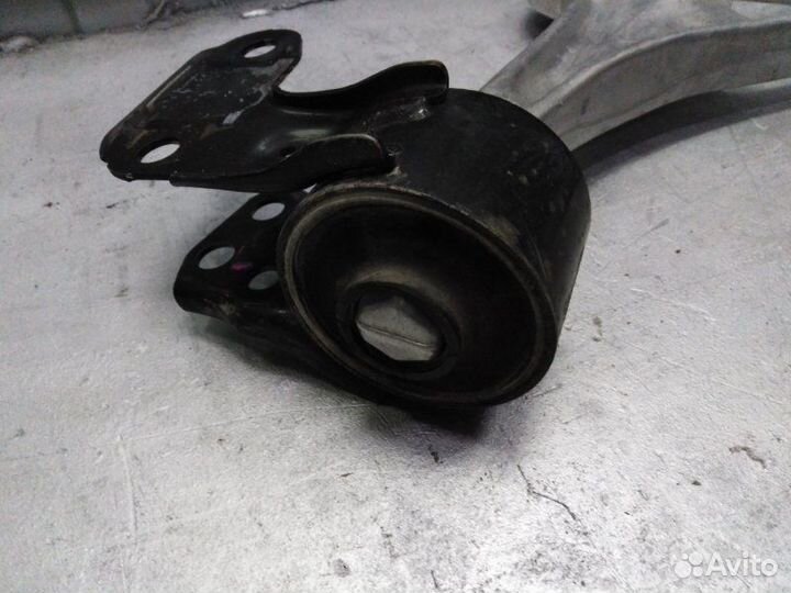 Рычаг подвески передний правый Honda Pilot 3 2015