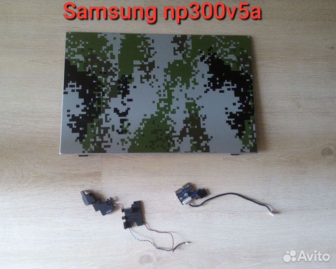 11 ноутбуков в разборе (+петли+шлейфы)