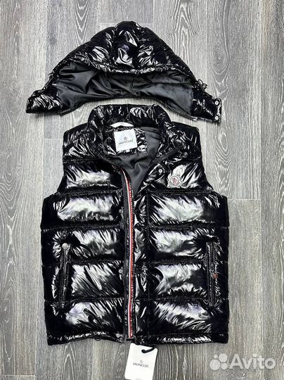 Жилетка moncler глянцевая с капюшоном