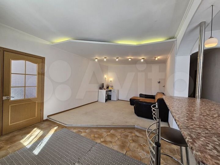 3-к. квартира, 79,7 м², 1/2 эт.