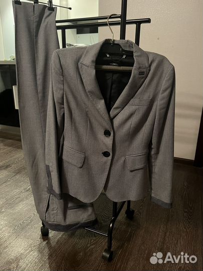 Костюм брючный