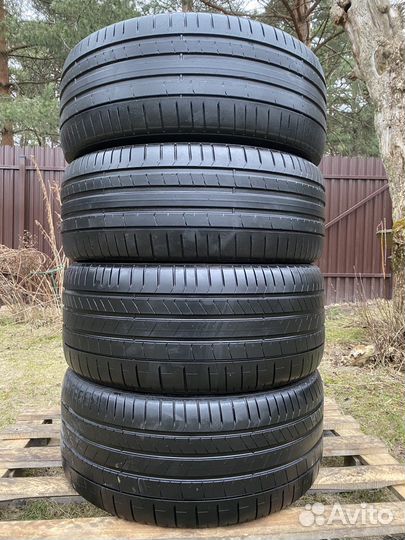 Pirelli P Zero PZ4 255/40 R21 и 285/35 R21 105Y