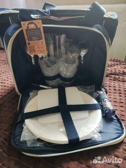 Сумка для пикника с посудой и холодильником