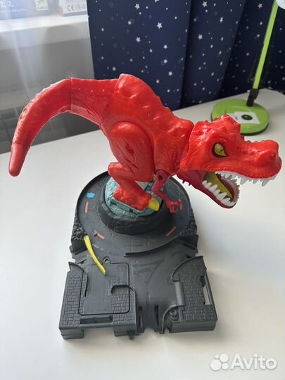 Hot wheels динозавр