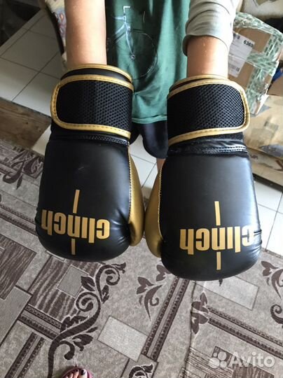 Боксерские перчатки 10 oz