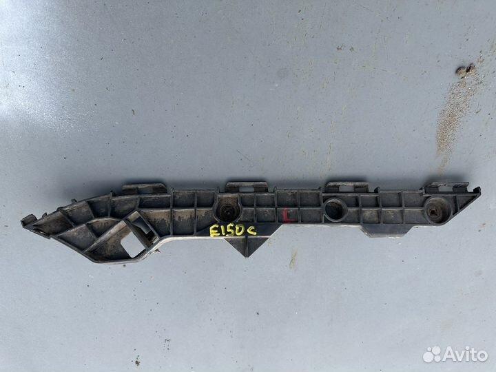 Кронштейн заднего бампера toyota corolla 150