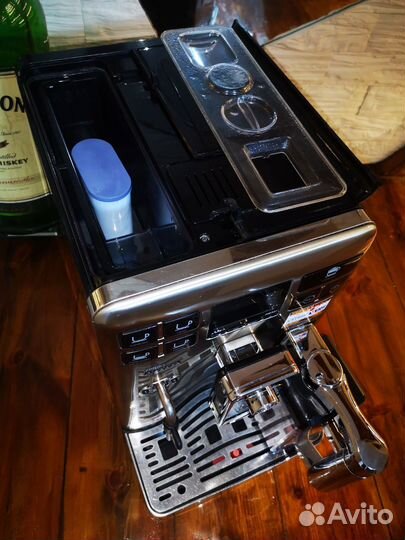 Кофемашина Philips Saeco Exprellia