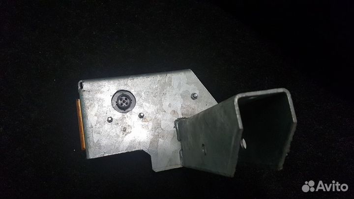 Задний правый фонарь с кронштейном мзса 81771