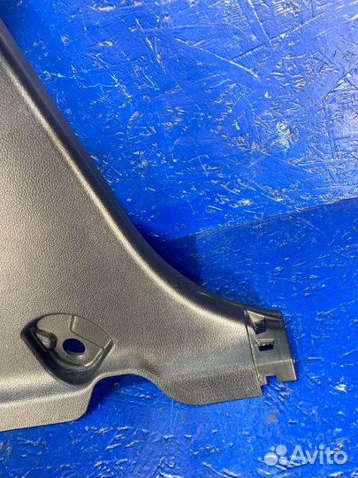 Накладка центральной стоики левая Lexus Nx 300H