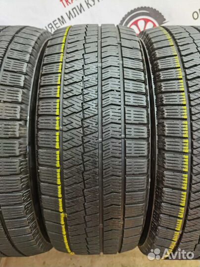 Bridgestone Blizzak VRX2 215/55 R17 94V