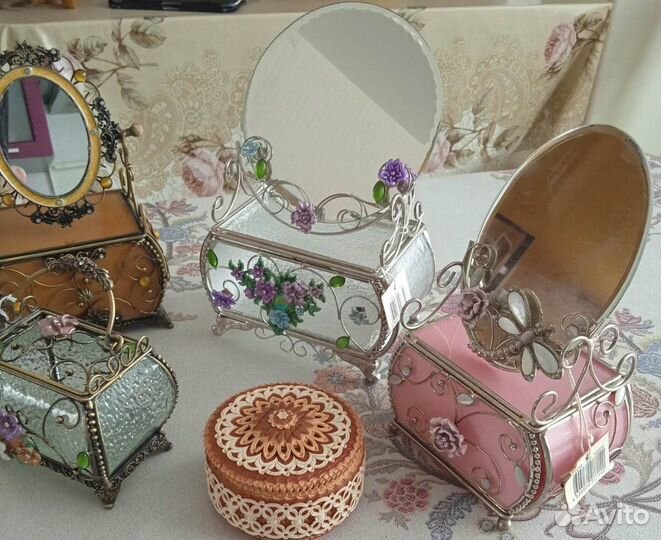 Шкатулки для украшений (разные)