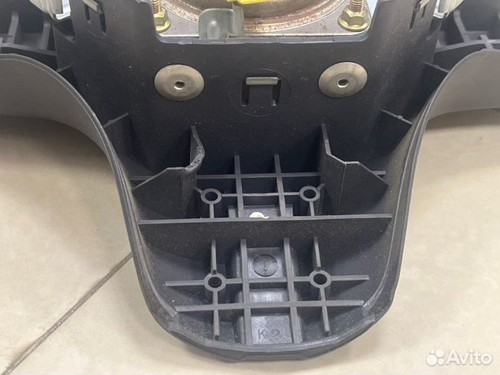 Подушка безопасности водителя Mitsubishi Colt Z34A