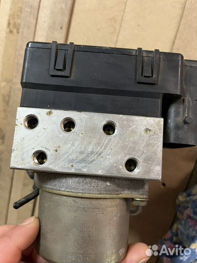 Блок abs Mitsubishi Pajero Sport 1 K96W