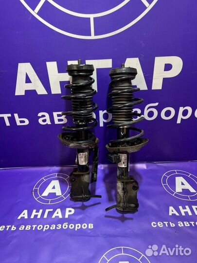 Передние стойки Opel Astra J A16XER 2012