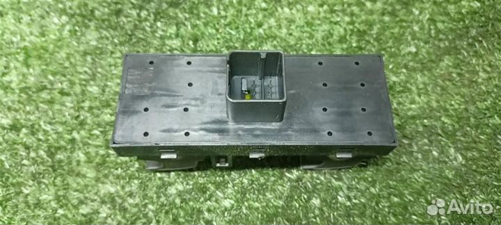 Блок управления стеклоподъемниками VW Touareg 200