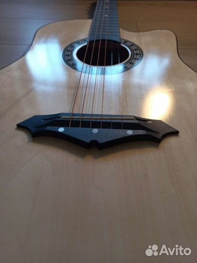 Акустическая гитара