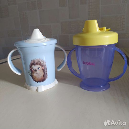 Поильник, нагрудник для кормления