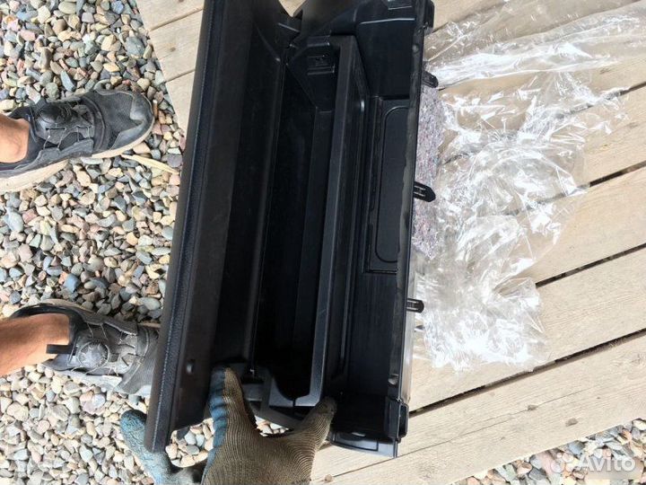 Бардачок Toyota Land Cruiser VDJ200 1VD-FTV