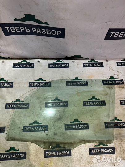 Стекло переднее левое Mitsubishi Montero 3 3.8