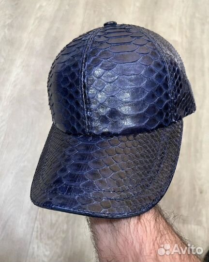 Кепки из питона и крокодила