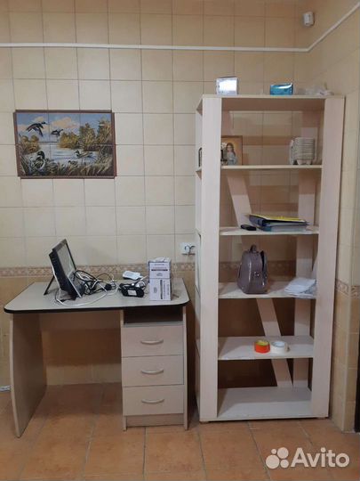 Комплект мебели.Стол + стеллаж