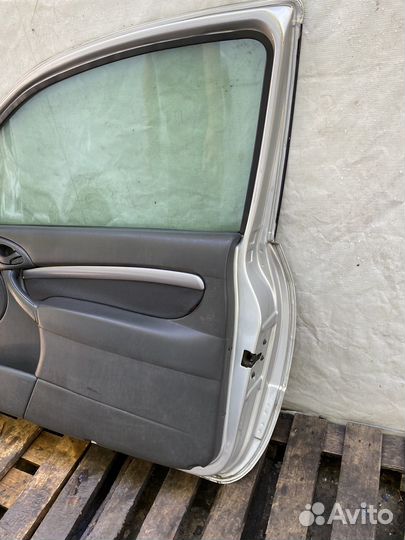 Передняя правая дверь Ford Focus 1 купэ,хэтчбек 3