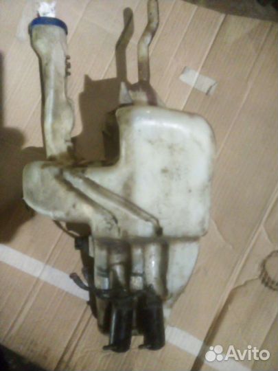 Бачок омывателя mitsubishi carisma 1,8 хэтчбек