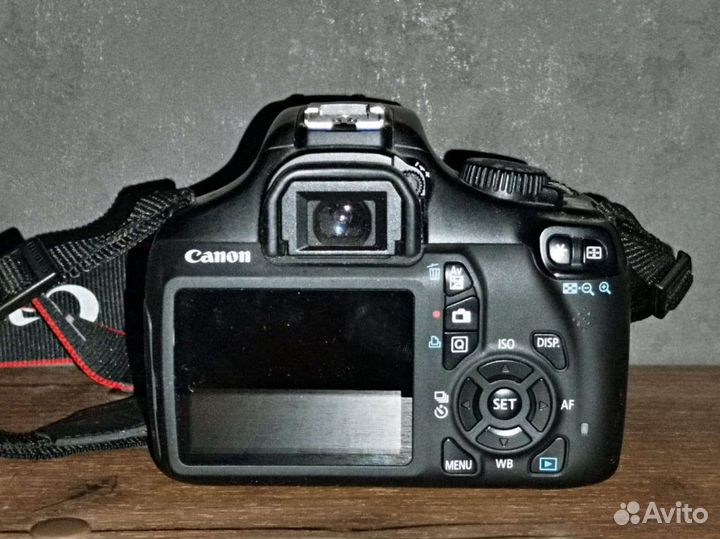 Зеркальный фотоаппарат Canon eos 1100d