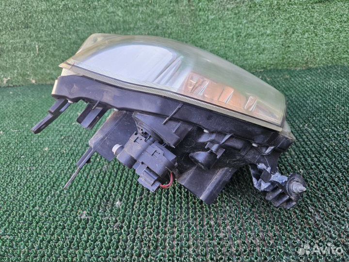 Фара правая Nissan X-Trail T31 2.0 MR20DE CVT 2008