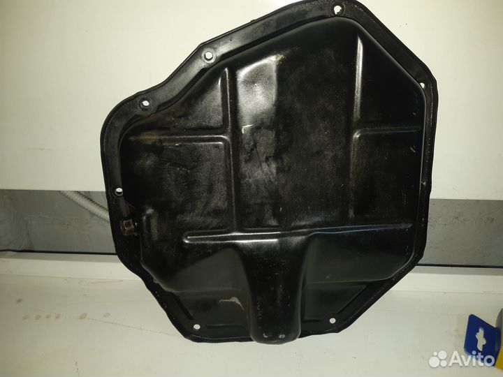 Поддон двс 11110CK810