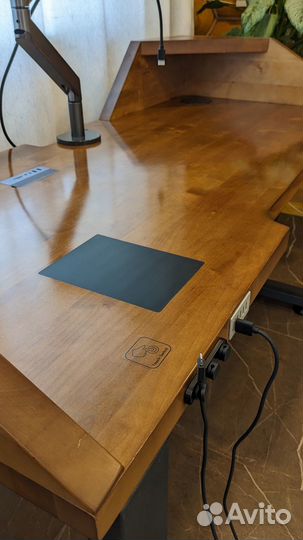 Умный компьютерный стол